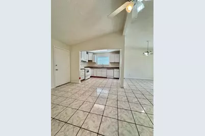 8204 Essen Way, Sacramento, CA 95823 - Photo 4