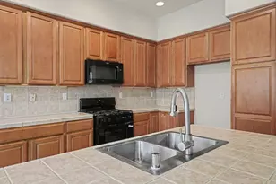 9728 Sand Hollow Way, Elk Grove, CA 95757 - Photo 16