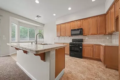 9728 Sand Hollow Way, Elk Grove, CA 95757 - Photo 12