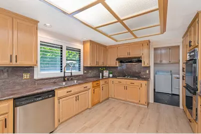 819 Lake Front Drive, Sacramento, CA 95831 - Photo 24