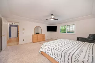 819 Lake Front Dr, Sacramento, CA 95831 - Photo 36