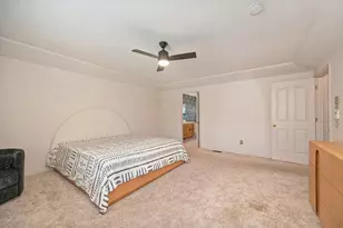 819 Lake Front Dr, Sacramento, CA 95831 - Photo 38