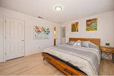 819 Lake Front Drive, Sacramento, CA 95831 - Photo 52