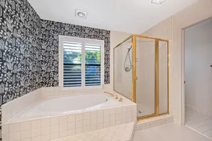 819 Lake Front Dr, Sacramento, CA 95831 - Photo 40