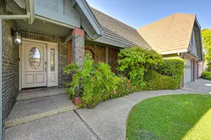 819 Lake Front Dr, Sacramento, CA 95831 - Photo 8