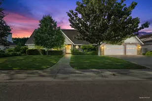 819 Lake Front Dr, Sacramento, CA 95831 - Photo 1