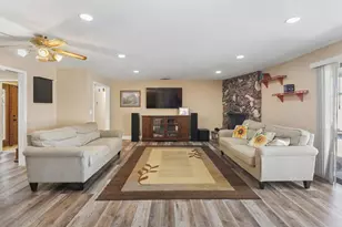 8951 Lansdowne Ct, Elk Grove, CA 95624 - Photo 6