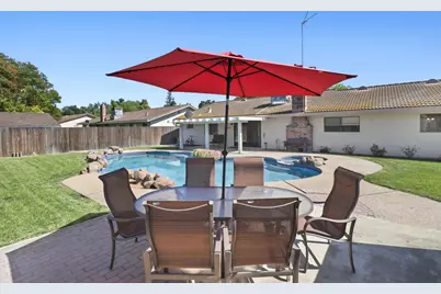 8951 Lansdowne Court, Elk Grove, CA 95624 - Photo 34