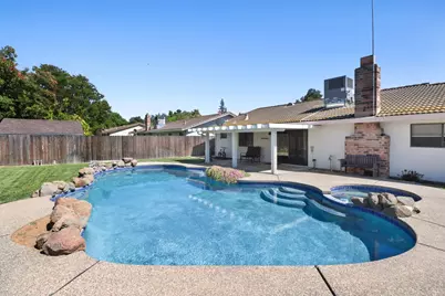 8951 Lansdowne Court, Elk Grove, CA 95624 - Photo 28