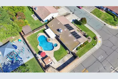 8951 Lansdowne Court, Elk Grove, CA 95624 - Photo 44