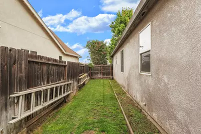 1692 Solaro Way, Manteca, CA 95336 - Photo 32