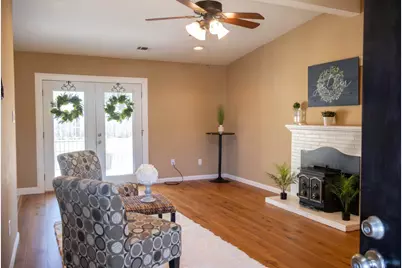 852 Daisy Avenue, Lodi, CA 95240 - Photo 2