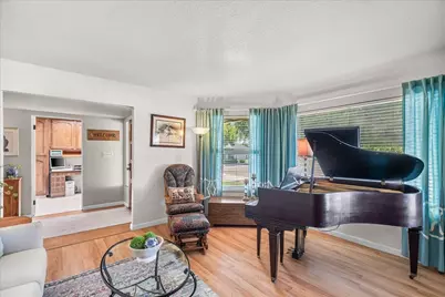 3212 Barry Court, Ceres, CA 95307 - Photo 8