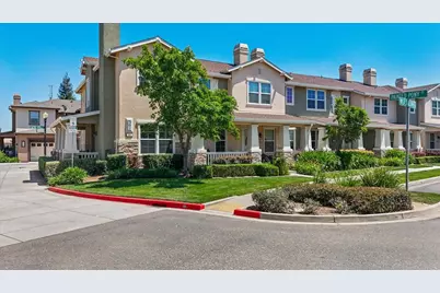 561 Wild Stallion Drive #151, Oakdale, CA 95361 - Photo 4