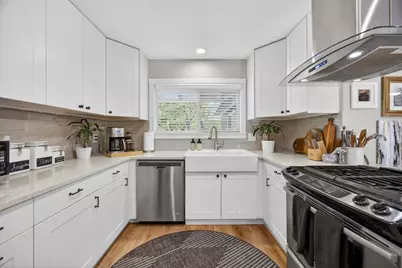 6778 Park Riviera Way, Sacramento, CA 95831 - Photo 8