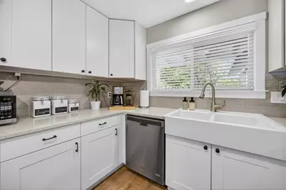 6778 Park Riviera Way, Sacramento, CA 95831 - Photo 12