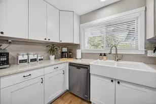 6778 Park Riviera Way, Sacramento, CA 95831 - Photo 12