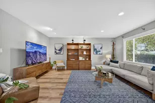 6778 Park Riviera Way, Sacramento, CA 95831 - Photo 2