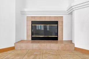 8406 Alameda Park Dr, Elk Grove, CA 95624 - Photo 12