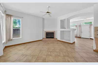 8406 Alameda Park Drive, Elk Grove, CA 95624 - Photo 10