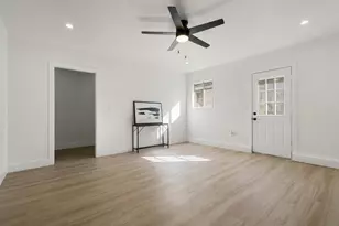 9417 Mira Del Rio Dr, Sacramento, CA 95827 - Photo 28