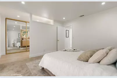9417 Mira Del Rio Drive, Sacramento, CA 95827 - Photo 22