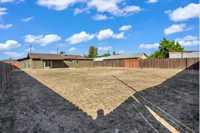 913 9th Street, Turlock, CA 95380 - Photo 14