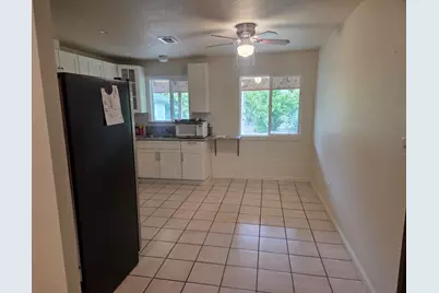 933 Meadowview Drive, Galt, CA 95632 - Photo 6
