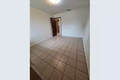 933 Meadowview Drive, Galt, CA 95632 - Photo 14