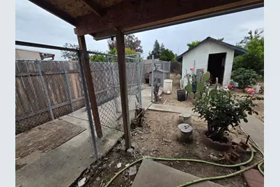 933 Meadowview Drive, Galt, CA 95632 - Photo 26
