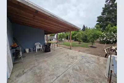 933 Meadowview Drive, Galt, CA 95632 - Photo 22