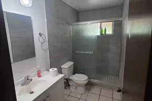 933 Meadow View Dr, Galt, CA 95632 - Photo 10