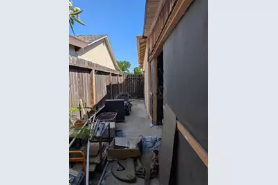 2052 Delma Way, Sacramento, CA 95825 - Photo 16