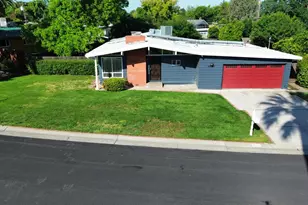 4824 Hazelwood Ave, Carmichael, CA 95608 - Photo 32