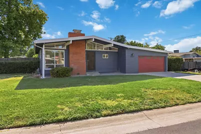 4824 Hazelwood Avenue, Carmichael, CA 95608 - Photo 2