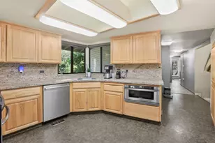 10550 E Kettleman Ln, Lodi, CA 95240 - Photo 20
