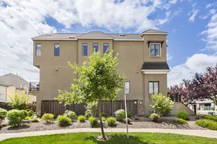 3501 Crocker Dr, Sacramento, CA 95818 - Photo 46