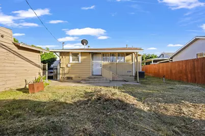 1511 Country Club Boulevard, Stockton, CA 95204 - Photo 44
