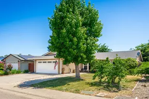 1366 Silver Spur Cir, Lincoln, CA 95648 - Photo 2