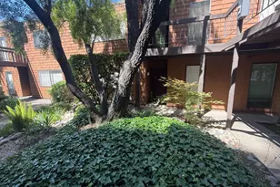 790 E Woodside Ln, Sacramento, CA 95825 - Photo 10
