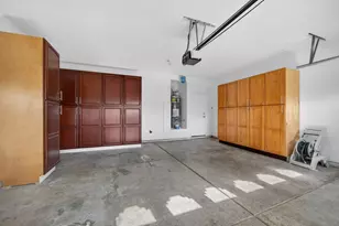 8406 Keusman St, Elk Grove, CA 95758 - Photo 44