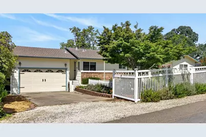 8133 E Peerless Avenue, Orangevale, CA 95662 - Photo 2