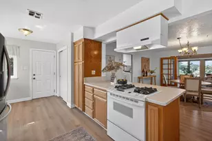 8133 E Peerless Ave, Orangevale, CA 95662 - Photo 16