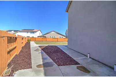 15581 Kellogg Creek Court, Lathrop, CA 95330 - Photo 46