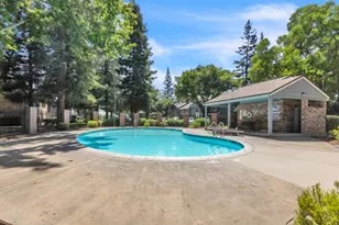 3960 Oak Villa Cir, Carmichael, CA 95608 - Photo 24