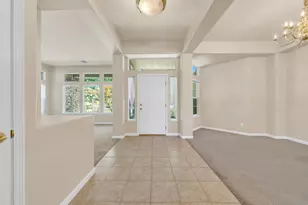 9282 Monmouth Ct, Elk Grove, CA 95758 - Photo 6