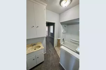 909 E Lincoln Avenue, Madera, CA 93638 - Photo 8