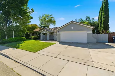 2338 Carol Ann Drive, Tracy, CA 95377 - Photo 2
