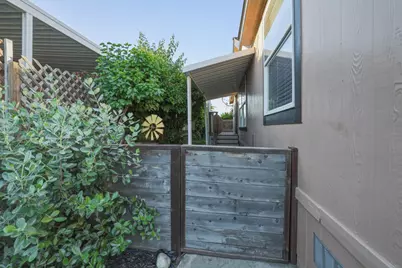 La Perla Drive, Modesto, CA 95357 - Photo 30