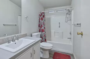 La Perla Dr, Modesto, CA 95357 - Photo 20